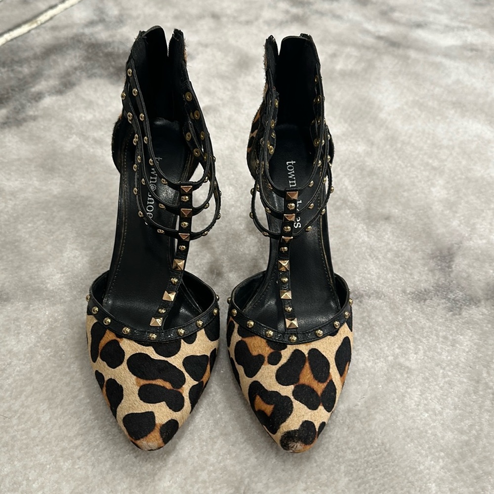 Town shoes heels